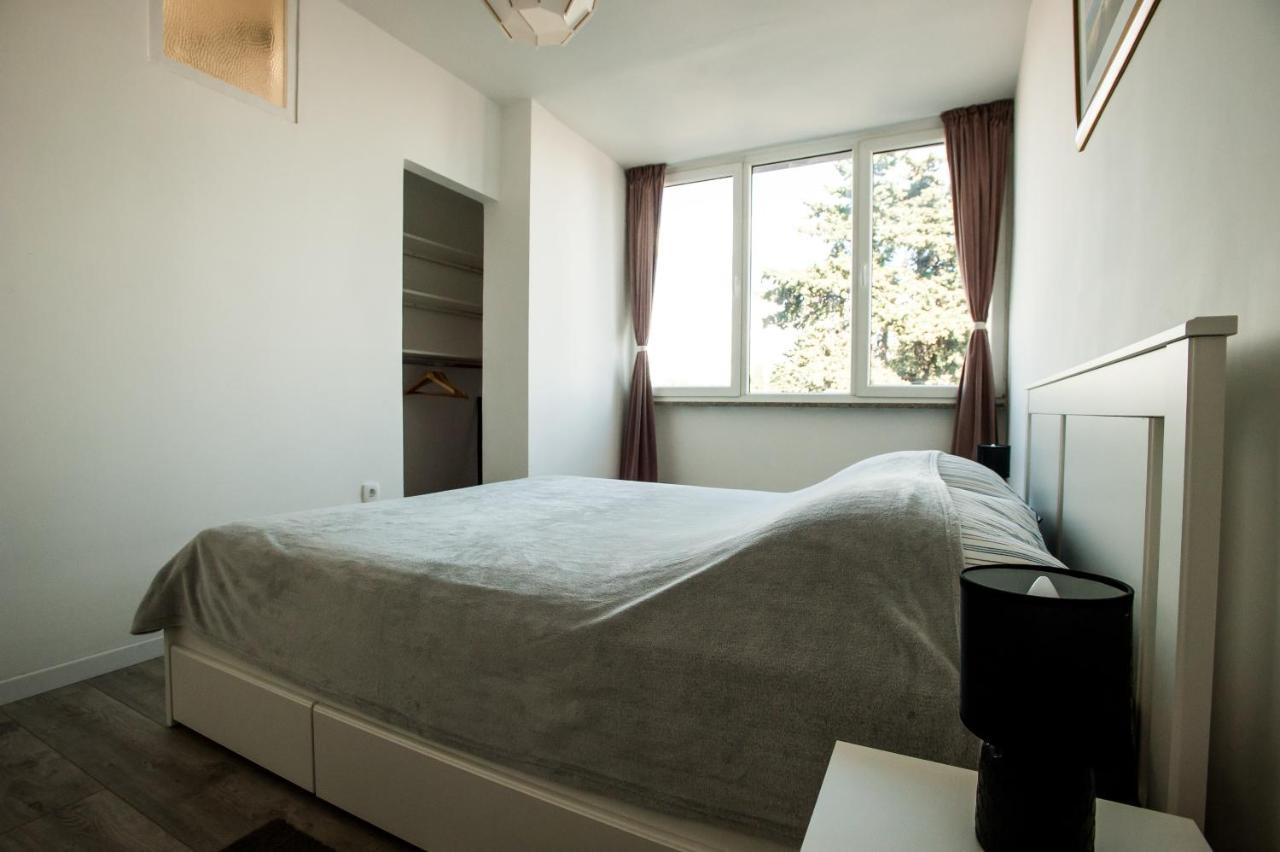 Apartament Little Violet - Balcony & Free Parking *