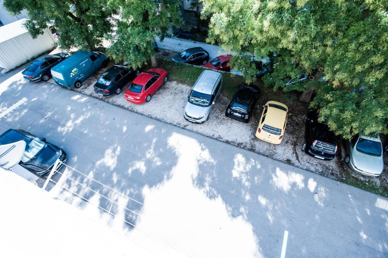 Apartament Little Violet - Balcony & Free Parking *