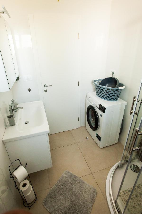 Little Violet - Balcony & Free Parking Apartament